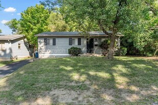 10224 Lord Dr in St. Louis, MO - Building Photo