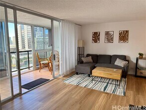 444 Nahua St in Honolulu, HI - Building Photo - Building Photo