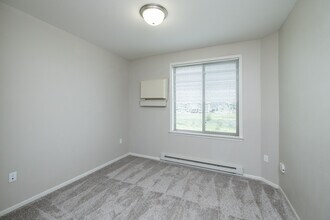 Eagle Crest Apartments in Williston, ND - Foto de edificio - Interior Photo