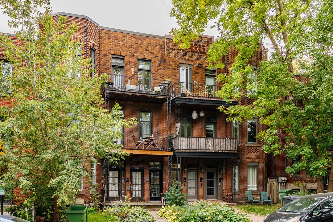 2250 De Hampton Av in Montréal, QC - Building Photo