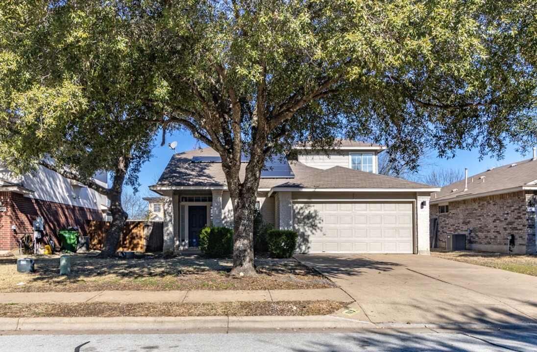 3813 Top Rock Ln in Round Rock, TX - Building Photo