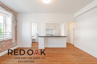 102 N Glendale Ave in Glendale, CA - Building Photo - Building Photo