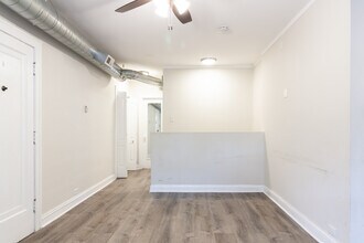 1255 W Henderson St, Unit 2 in Chicago, IL - Building Photo - Building Photo