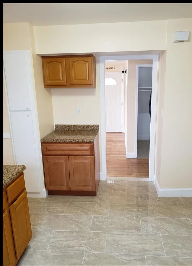23904 149th Ave, Unit 1Flr in Rosedale, NY - Building Photo - Building Photo