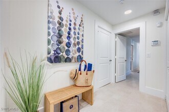 2800 Lakeview Dr in Naples, FL - Building Photo - Building Photo