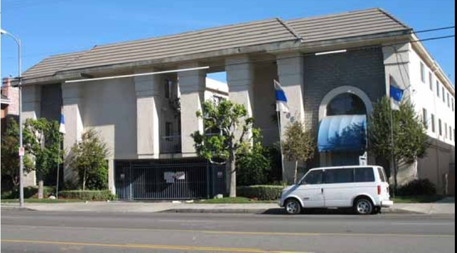 Woodley Villas Apartments in Van Nuys, CA - Foto de edificio - Building Photo