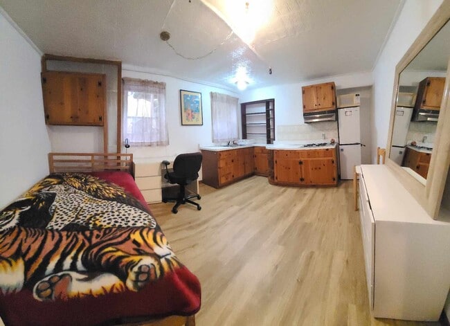 122 India St, Unit 1 A