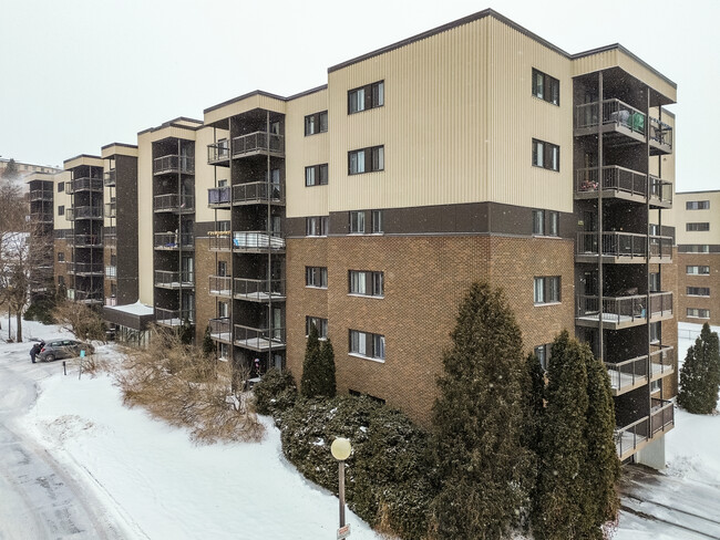 5320 Henri-Bourassa in Québec, QC - Building Photo - Building Photo