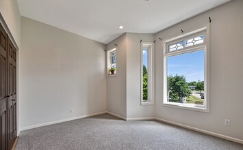 4106 S Lake Park Ave, Unit 2 in Chicago, IL - Foto de edificio - Building Photo