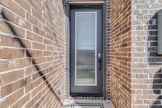 334 Eastwood St in Houston, TX - Building Photo - Building Photo