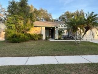 1228 Lornewood Dr in Valrico, FL - Building Photo