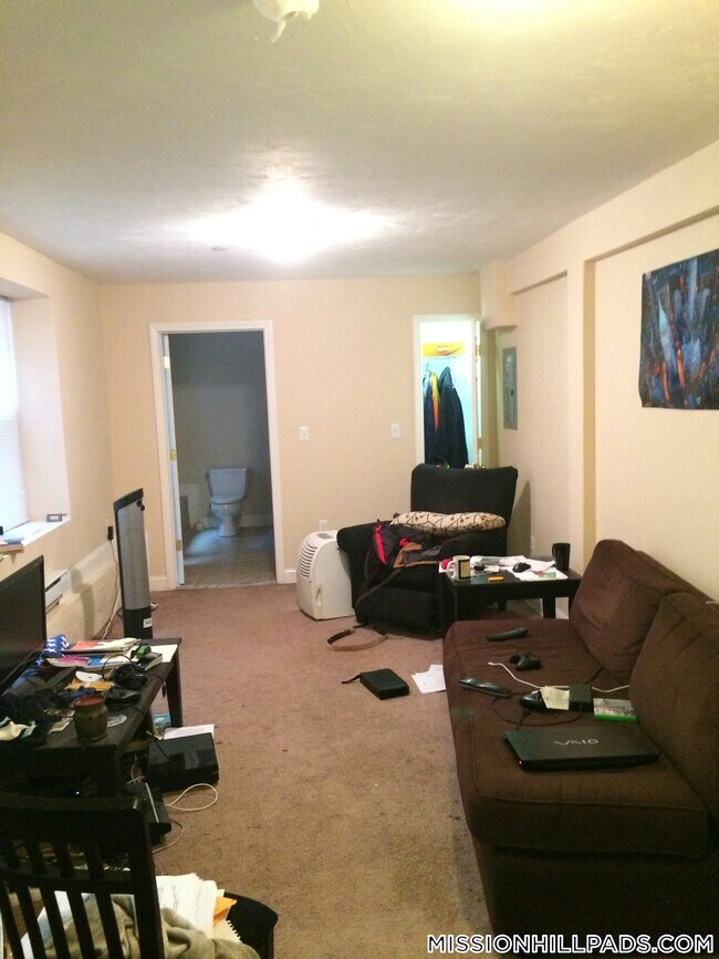 881 Huntington Ave
