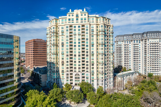 The Mayfair at Turtlecreek in Dallas, TX - Foto de edificio - Building Photo