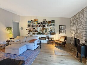 911 Sirocco Dr in Austin, TX - Building Photo - Building Photo