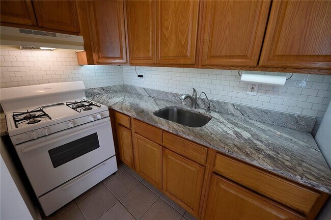 84-12 Beach Channel Dr in Queens, NY - Building Photo - Building Photo