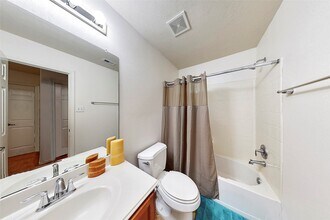 3 Fairlee Ct in Magnolia, TX - Foto de edificio - Building Photo