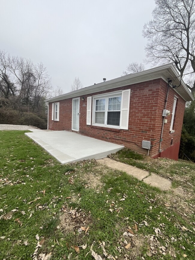 114 Moffett Ave in Collinsville, IL - Building Photo - Building Photo