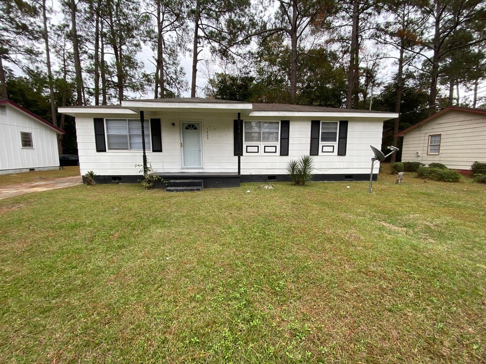 1409 Southwood Dr in Valdosta, GA - Foto de edificio