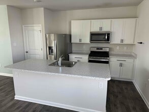 81 Pepperwood Dr in Wyoming, DE - Foto de edificio - Building Photo