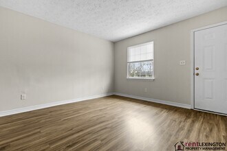 3966 Northampton Dr in Lexington, KY - Building Photo - Building Photo