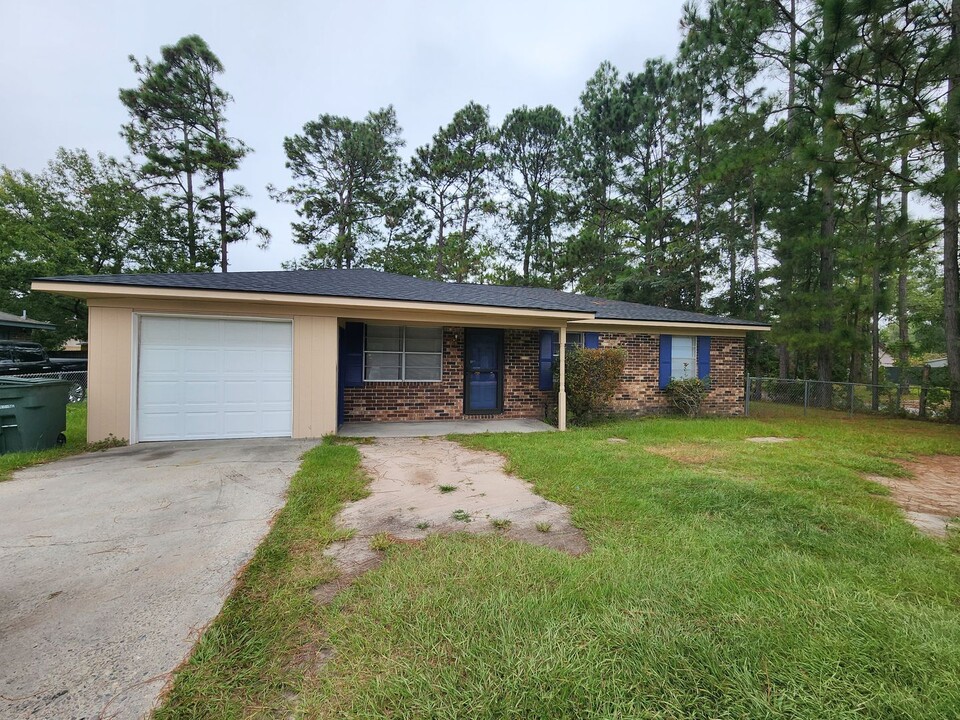 917 Charles C. Frasier Blvd in Hinesville, GA - Building Photo