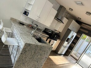 3065 N 36th Ave in Hollywood, FL - Building Photo - Building Photo