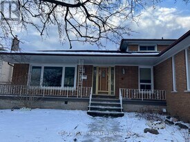 3592 Swirlingleaves Crescent in Mississauga, ON - Building Photo