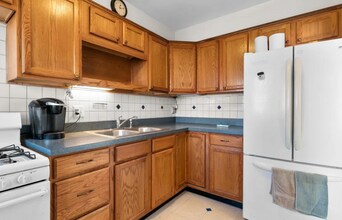 1420 Cedarcroft Rd in Baltimore, MD - Foto de edificio - Building Photo