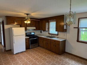 147 Overlook Ave in New Britain, CT - Building Photo - Building Photo