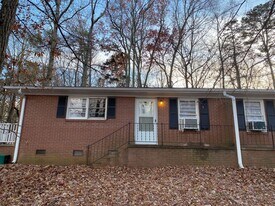 220 Vickery Dr in Central, SC - Building Photo