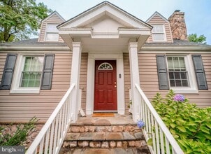 2900 Monroe Pl in Falls Church, VA - Building Photo - Building Photo
