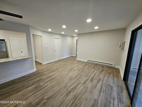 148 Lexington Ct in Red Bank, NJ - Building Photo - Building Photo