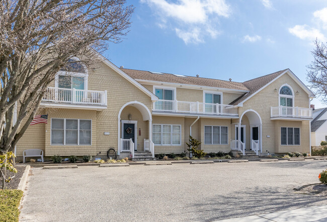 805 Grand Central Ave in Lavallette, NJ - Building Photo - Building Photo