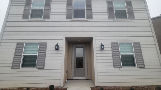 12570 Pensinger Rd in Bakersfield, CA - Building Photo - Building Photo