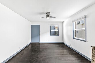 727 Olive Ave in Long Beach, CA - Building Photo - Building Photo