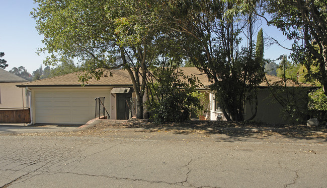 5775-5777 Snake Rd in Oakland, CA - Building Photo - Building Photo