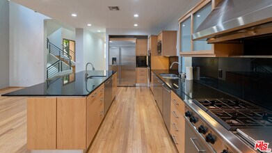 143 Union Jack Mall in Marina Del Rey, CA - Building Photo - Building Photo