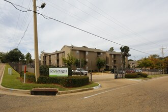 The Advantages Apartments in Jackson, MS - Building Photo - Building Photo