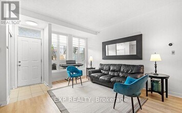 1837 Eglinton Ave E in Toronto, ON - Building Photo - Building Photo