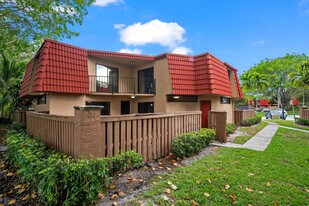 8237 Severn Dr in Boca Raton, FL - Building Photo