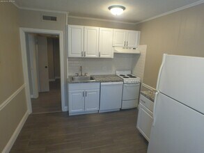 1857 Beacon St, Unit 6-B2 in Brookline, MA - Building Photo - Building Photo