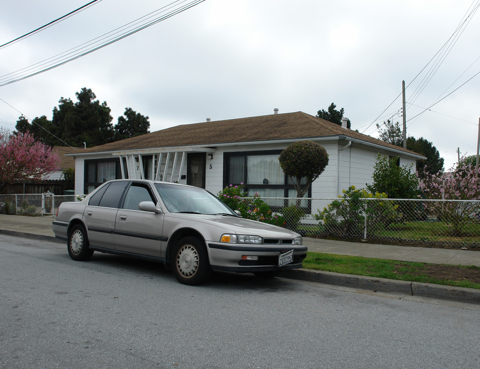 5-7 Atlantic Ave in San Bruno, CA - Building Photo