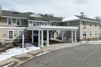 Father Leo O'brien Housing in Schenectady, NY - Foto de edificio - Building Photo