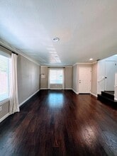 3835 Aetna Springs Way in Sacramento, CA - Foto de edificio - Building Photo