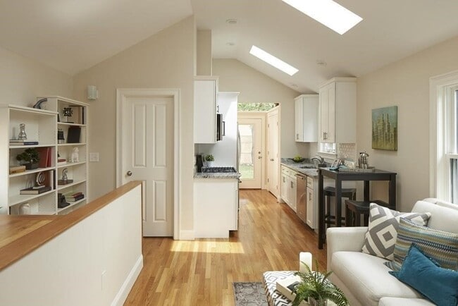 12 Sargent St in Cambridge, MA - Foto de edificio - Building Photo