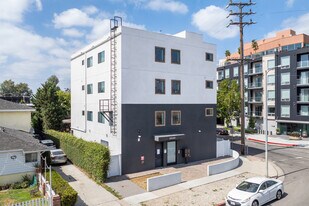9240 National Blvd in Los Angeles, CA - Building Photo
