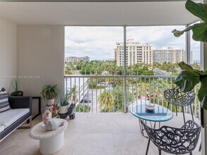 550 Ocean Dr in Key Biscayne, FL - Building Photo - Building Photo