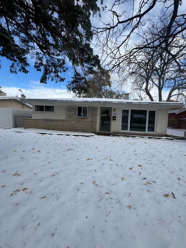 1383 Stanley Blvd in Calumet City, IL - Building Photo - Building Photo