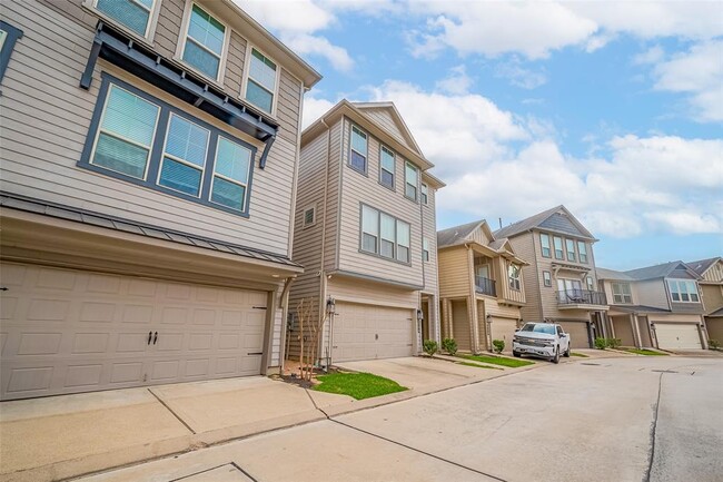 2126 Bauer Park Dr in Houston, TX - Building Photo - Building Photo