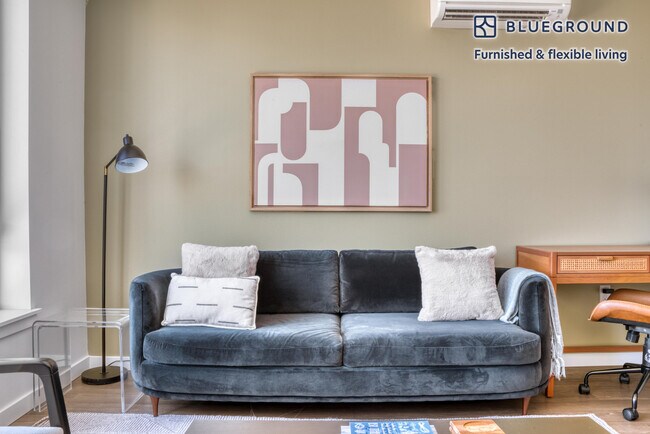 2401 S Jackson St in Seattle, WA - Building Photo - Building Photo